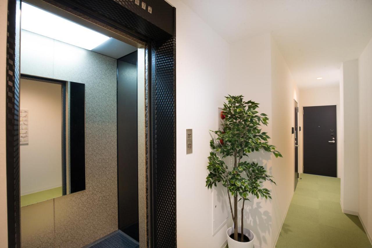 Apartment Namba Garden Square *